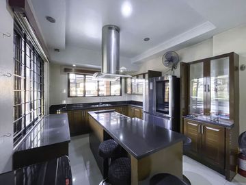2-Storey 4 Bedrooms House and Lot for Sale in BF Homes, Parañaque City