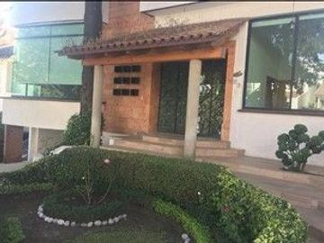 REMATE DE GRANDE CASA EN LOMAS DE LAS AGUILAS, ÁLVARO OBREGÓN, CDMX.