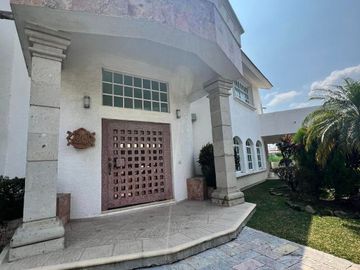 Residencia en lomas de cocoyoc morelos