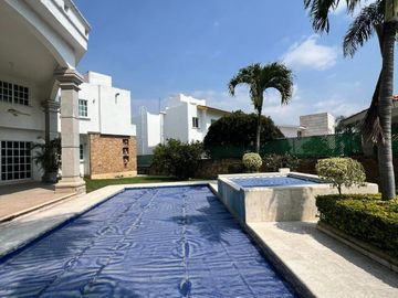 Residencia en lomas de cocoyoc morelos