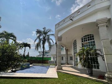 Residencia en lomas de cocoyoc morelos