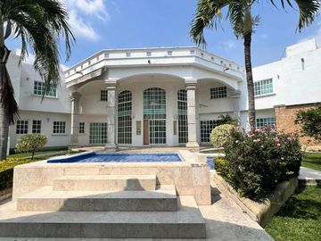 Residencia en lomas de cocoyoc morelos