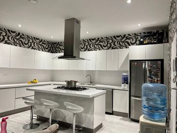 Exclusiva Casa con Roof Garden y Jacuzzi en Privada de Alta Plusvalía