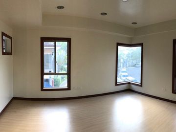 Modern 4 Bedroom Corner Townhouse For Sale in Valle Verde 7, Pasig City!