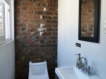 Venta departamento: 58m2, 1 recámaras, 2 baños, piso 4, SIN ELEVADOR NI ESTACIONAMIENTO,  en Condesa.