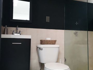 Venta departamento: 58m2, 1 recámaras, 2 baños, piso 4, SIN ELEVADOR NI ESTACIONAMIENTO,  en Condesa.