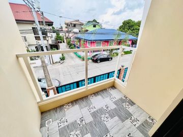 Brand new 2 storey duplex with very spacious set back