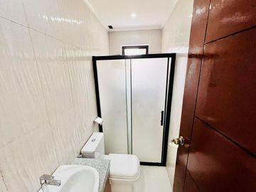 Brand new 2 storey duplex with very spacious set back