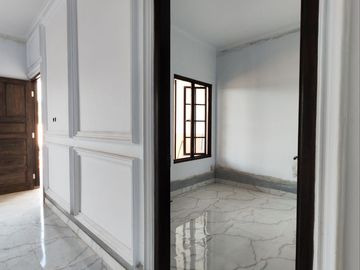 Menawarkan rumah dengan fasilitas lengkap seharga 2 juta 