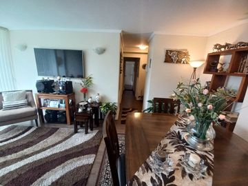 Quilpué. Extraordinario y moderno departamento en primer piso.