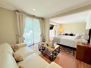 Propiedad Amplia En Chamisero, Condominio Consolidado