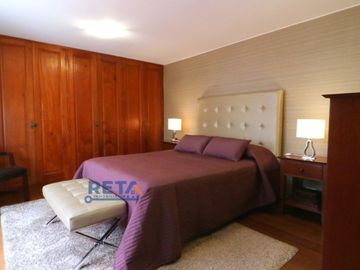 VENDO CASA TOTALMENTE REMODELADA CON PISCINA FINOS ACABADOS CON ZONA DE BBQ