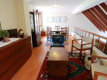 VENDO CASA TOTALMENTE REMODELADA CON PISCINA FINOS ACABADOS CON ZONA DE BBQ
