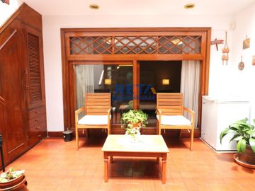 VENDO CASA TOTALMENTE REMODELADA CON PISCINA FINOS ACABADOS CON ZONA DE BBQ