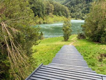 Terreno de 2 hectáreas ideal para un proyecto turístico o comercial en Futaleufú