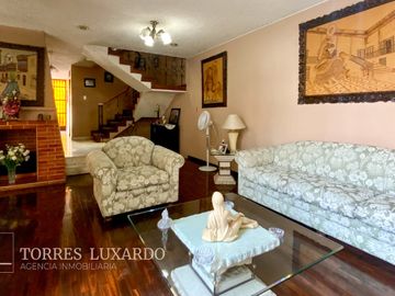 Ocasión Venta de Hermosa Casa Cerca a Parque en Surco, en excelente estado!