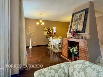Ocasión Venta de Hermosa Casa Cerca a Parque en Surco, en excelente estado!