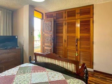 Ocasión Venta de Hermosa Casa Cerca a Parque en Surco, en excelente estado!