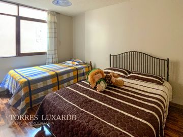 Ocasión Venta de Hermosa Casa Cerca a Parque en Surco, en excelente estado!