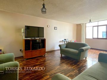 Ocasión Venta de Hermosa Casa Cerca a Parque en Surco, en excelente estado!