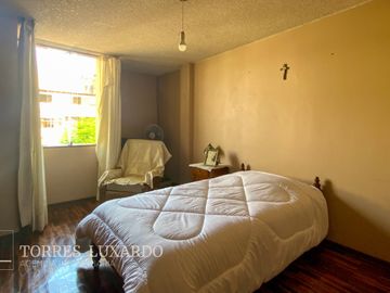 Ocasión Venta de Hermosa Casa Cerca a Parque en Surco, en excelente estado!