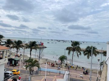 LA LIBERTAD, SANTA ELENA, VENDO CASA RENTERA EXCELENTE UBICACION, A 50 METROS DEL NUEVO MALECON DE LA LIBERTAD.,. PRECIO DE OPORTUNIDAD