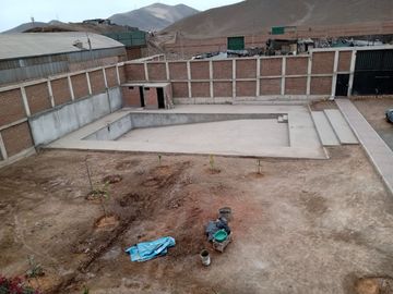 VENTANILLA SE VENDE TERRENO CERCADO * AREA: 2,100.00 M2 **USO INDUSTRIAL COMERCIAL**