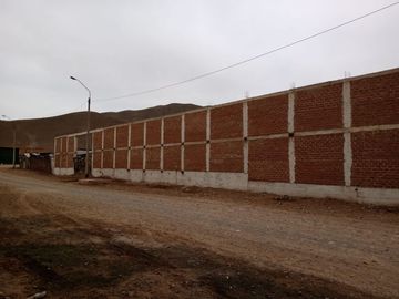 VENTANILLA SE VENDE TERRENO CERCADO * AREA: 2,100.00 M2 **USO INDUSTRIAL COMERCIAL**