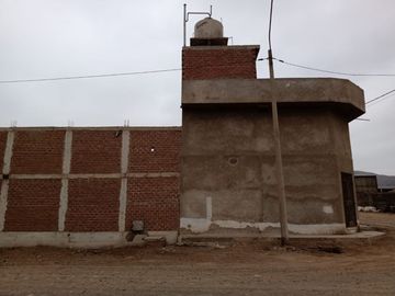 VENTANILLA SE VENDE TERRENO CERCADO * AREA: 2,100.00 M2 **USO INDUSTRIAL COMERCIAL**