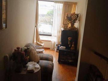 VENDO HERMOSA CASA CON JARDINES Y PISCINA EN SAN ISIDRO Y CERCA A LA AV. JAVIER PRADO