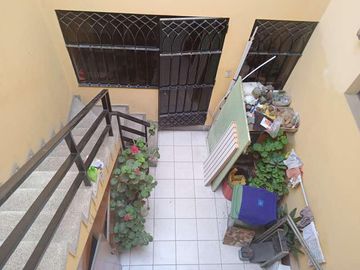 VENDO HERMOSA CASA CON JARDINES Y PISCINA EN SAN ISIDRO Y CERCA A LA AV. JAVIER PRADO