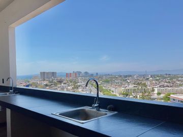 Departamento en venta con rooftop, alberca y vistas 360, Torre 21