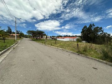 AMPLIO TERRENO DE PRIMERA EN PAMPAVINITMILLA