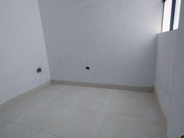 AMPLIO  LOCAL COMERCIAL  EN ALQUILER - URB. SANTA MARÍA DEL PINAR - PIURA