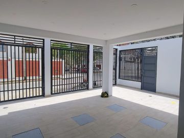 AMPLIO  LOCAL COMERCIAL  EN ALQUILER - URB. SANTA MARÍA DEL PINAR - PIURA