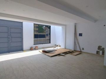AMPLIO  LOCAL COMERCIAL  EN ALQUILER - URB. SANTA MARÍA DEL PINAR - PIURA