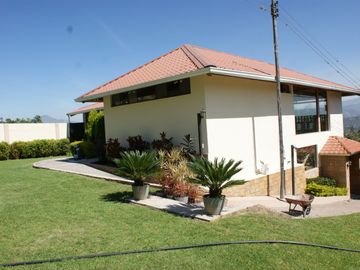 Quinta - Norte - Guayllbamba - Casa - Terreno - Quito