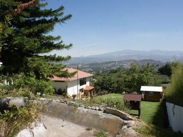 Quinta - Norte - Guayllbamba - Casa - Terreno - Quito