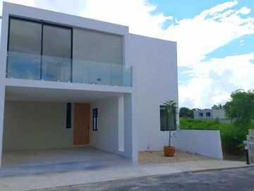 Casa en Venta, Privada Residencial Camelia, Sitpach,Yucatán.