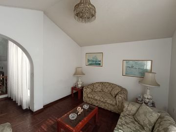 Casa Como Terreno O Inversionistas Que Desean Ampliar Su Negocio En Santiago de Surco