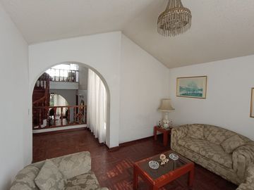 Casa Como Terreno O Inversionistas Que Desean Ampliar Su Negocio En Santiago de Surco