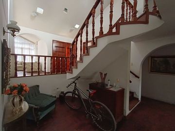 Casa Como Terreno O Inversionistas Que Desean Ampliar Su Negocio En Santiago de Surco