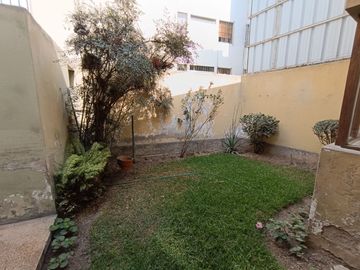 Casa Como Terreno O Inversionistas Que Desean Ampliar Su Negocio En Santiago de Surco
