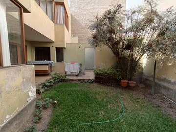 Casa Como Terreno O Inversionistas Que Desean Ampliar Su Negocio En Santiago de Surco