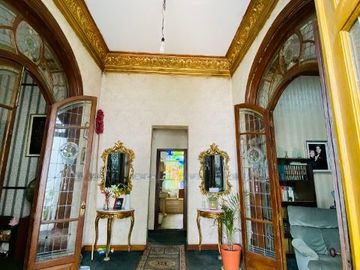Venta casa antigua en Col. Roma Norte: 570m2, 3 recámaras, 5 baños, 4 estac.