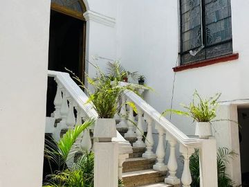 Venta casa antigua en Col. Roma Norte: 570m2, 3 recámaras, 5 baños, 4 estac.
