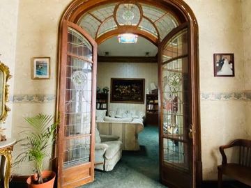 Venta casa antigua en Col. Roma Norte: 570m2, 3 recámaras, 5 baños, 4 estac.