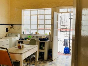 Venta casa antigua en Col. Roma Norte: 570m2, 3 recámaras, 5 baños, 4 estac.