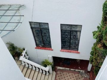 Venta casa antigua en Col. Roma Norte: 570m2, 3 recámaras, 5 baños, 4 estac.