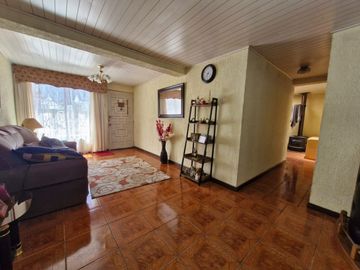 Venta amplia casa Denavi Sur, Talcahuano. 4 Dormitorios, 3 Baños.